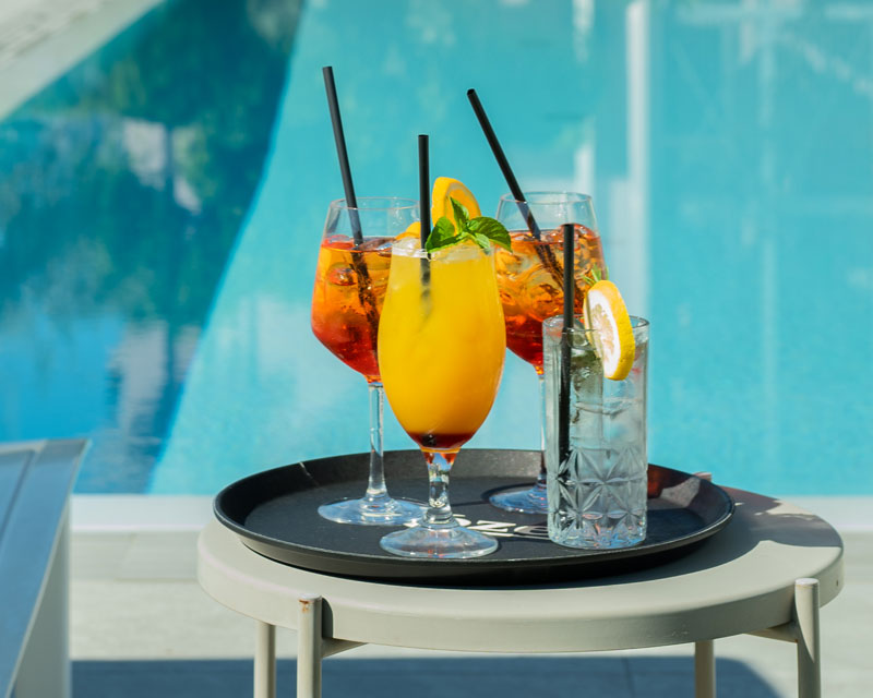 Piscina e pool bar dell'Hotel San Giorgio ad Arco